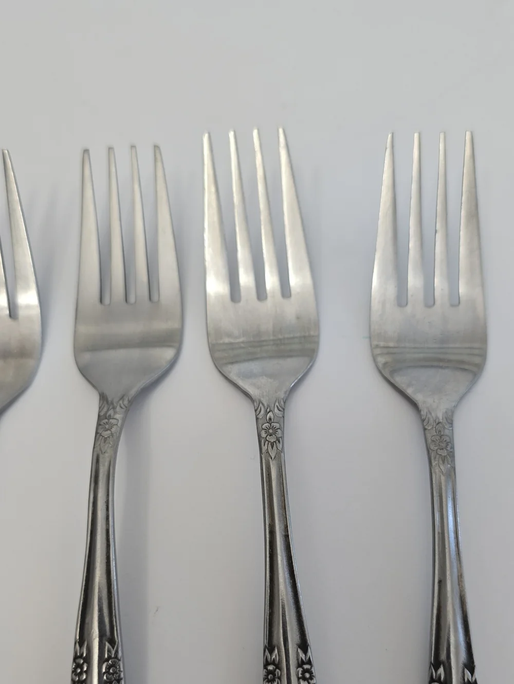 Vintage Rogers & Co Set Of 5 Korea Stainless Forks Floral Alexis 7
